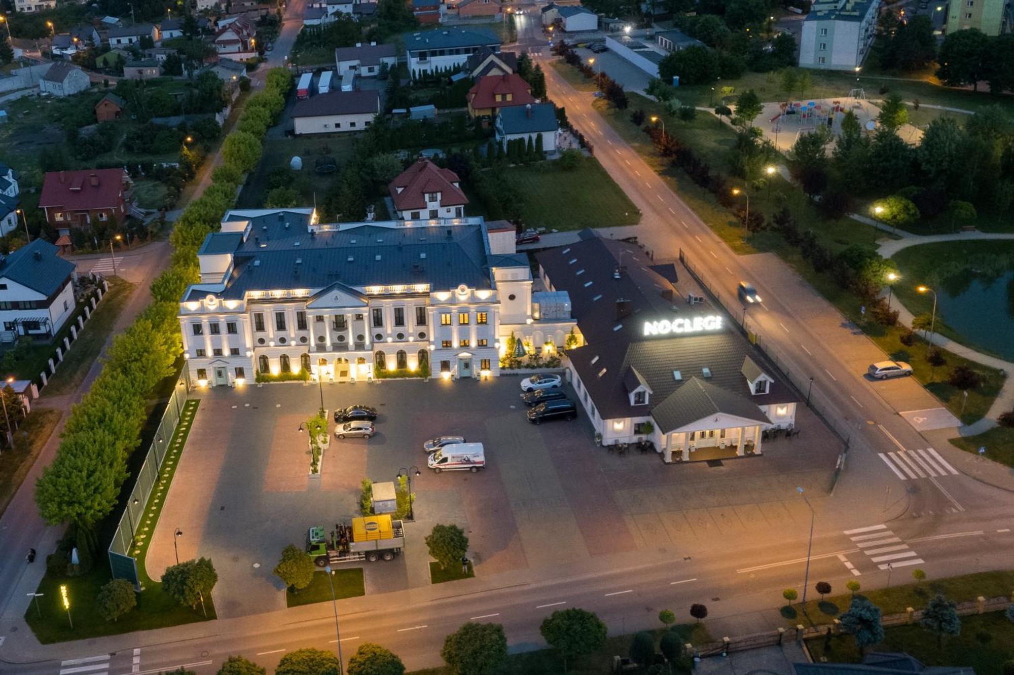 Arkadia Radziejów Acomodação com café da manhã Exterior foto